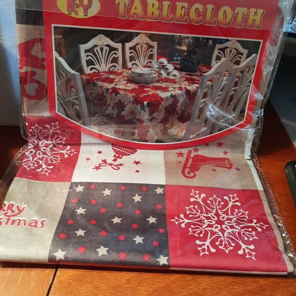 NEW IN BAG ! KY Christmas Tablecloth 150x180 cm
